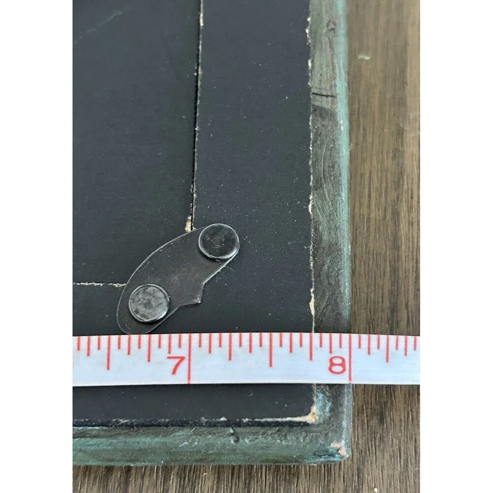 Pier 1 Distressed Green Resin Picture Frame 8” x 6.25” Center Glass 4 in x 6 in
